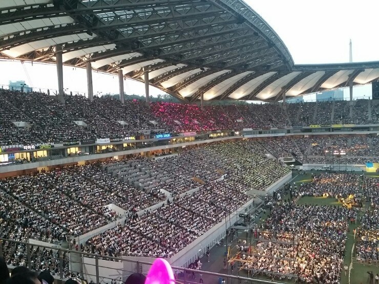10 Things: K-Pop Fandom Color Lights at Dream Concerts