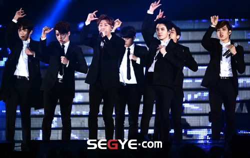 10 Things: K-Pop Fandom Color Lights at Dream Concerts
