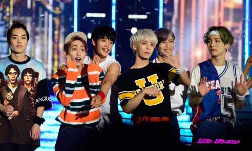 10 Things: K-Pop Fandom Color Lights at Dream Concerts