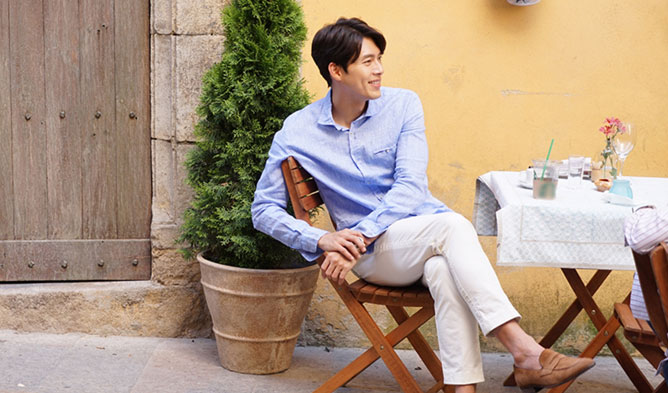 HyunBin's Charming Mature Visual Impresses With Pictures On The Set Of “Memories Of The Alhambra”