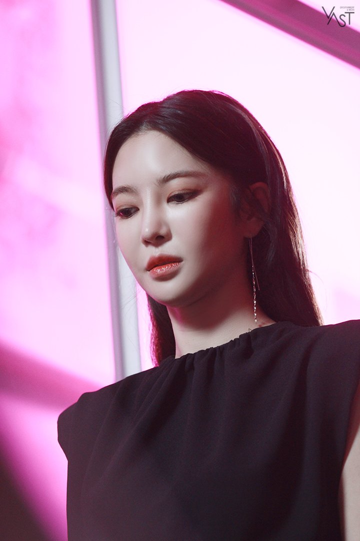 Kim YoonJi, Commercial Shooting Behind-the-Scene Part 2 | Kpopmap