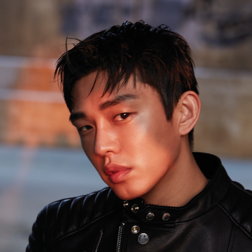 actor yoo ahin shows off extreme visual change with long hair kpopmap actor yoo ahin shows off extreme visual change with long hair kpopmap